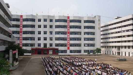 通江縣涪陽中學(xué)校院校環(huán)境