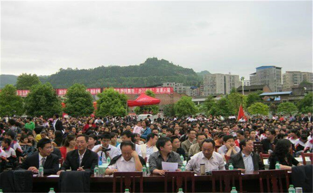 平昌縣駟馬中學(xué)學(xué)校詳細(xì)地址在哪里？