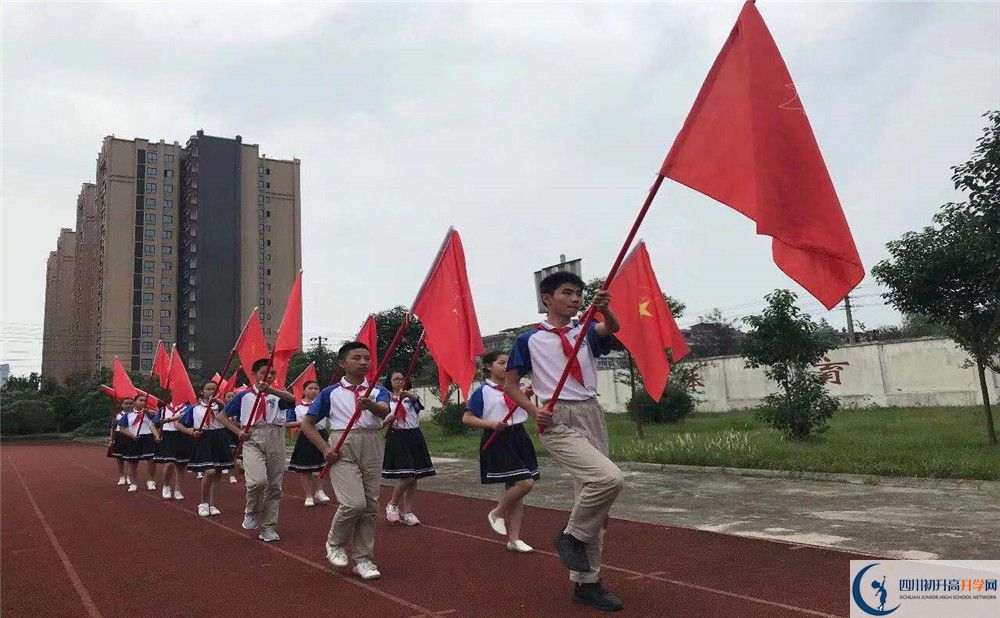 濛陽(yáng)中學(xué)一年的學(xué)費(fèi)是多少？